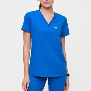NWT Figs Catarina One-Pocket Scrub Top, size Medium.